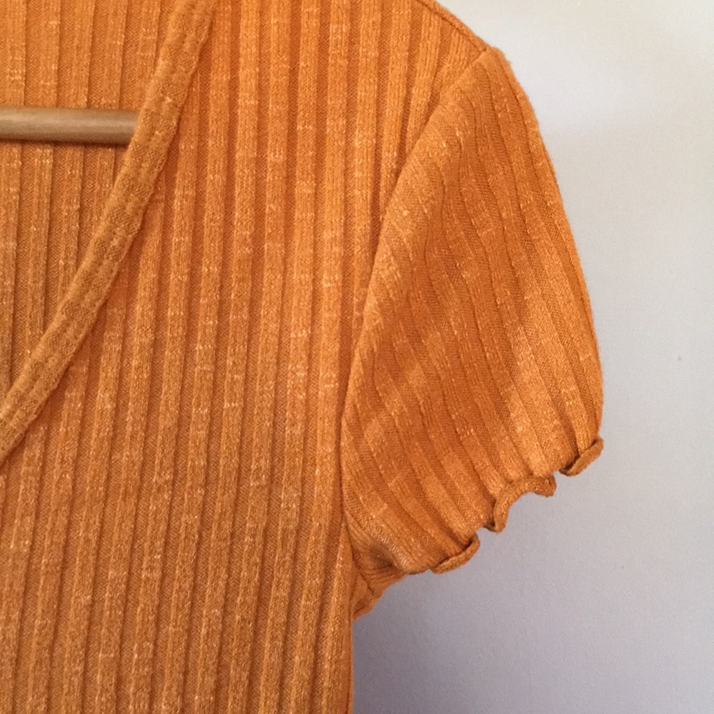 UO Ribbed, Open-Front Tee - Picture 3 of 4